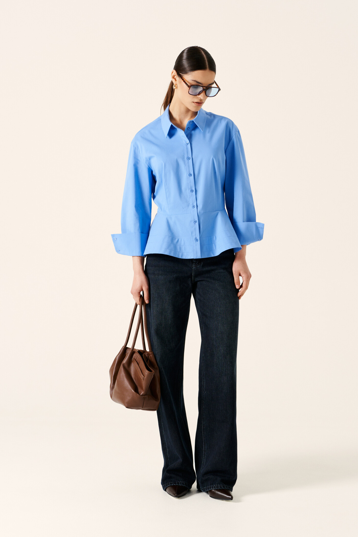 Джинсы в стиле smart casual